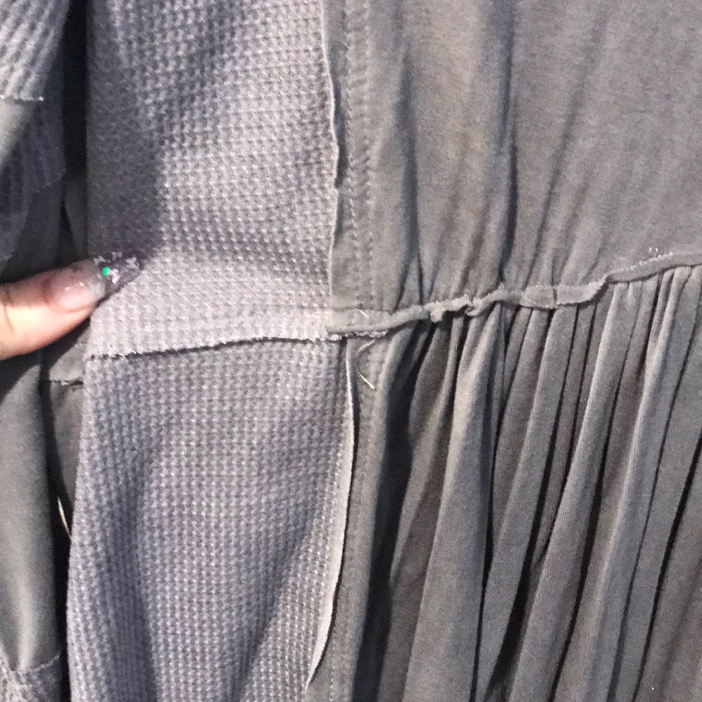 Super soft and stylish gray blouse - Picture 2 of 4